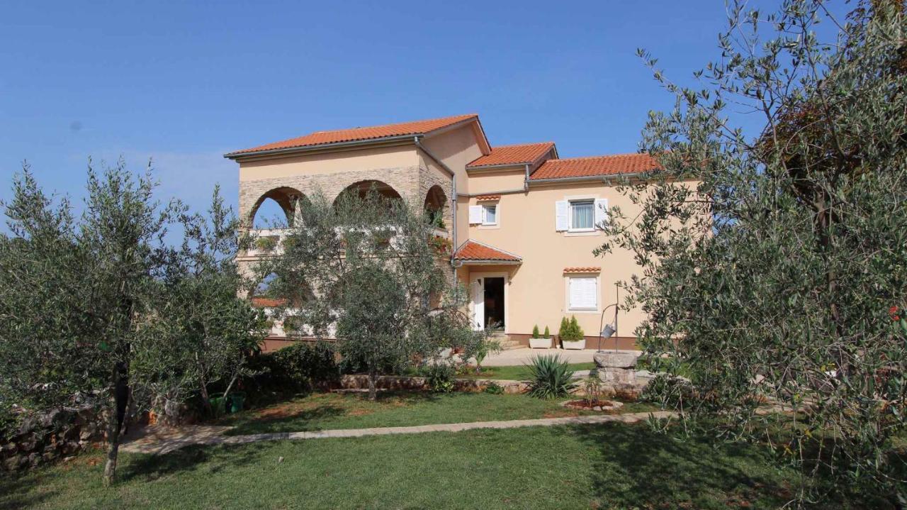 Malinska Apartment 1 Sveti Anton  Екстериор снимка