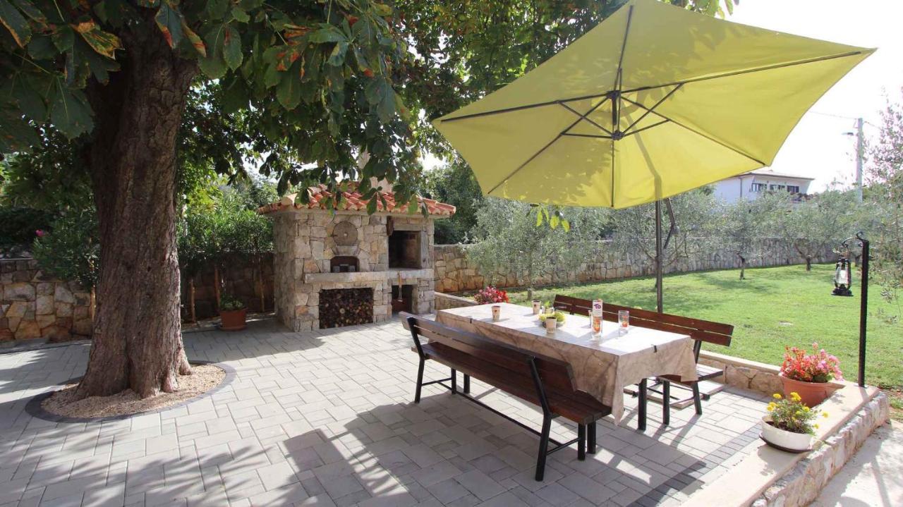 Malinska Apartment 1 Sveti Anton  Екстериор снимка