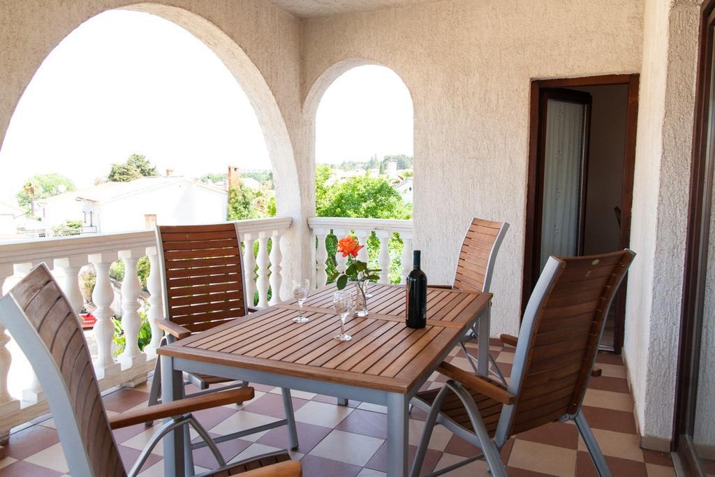 Malinska Apartment 1 Sveti Anton  Екстериор снимка