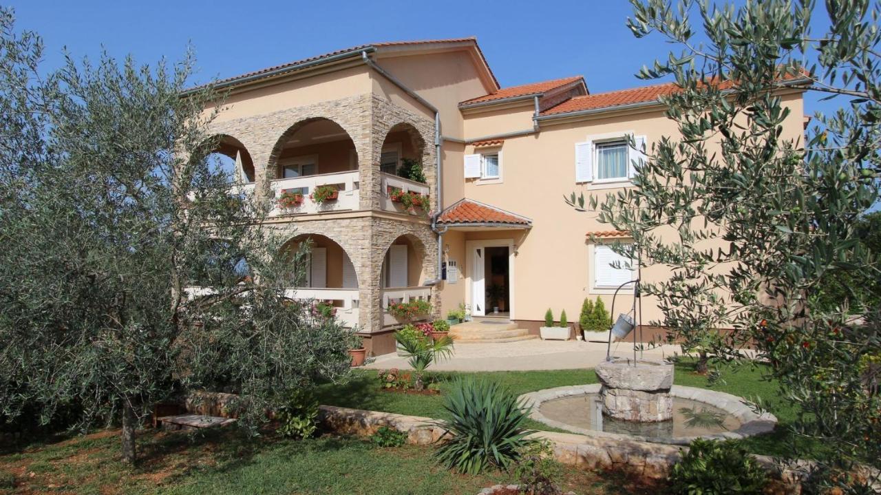 Malinska Apartment 1 Sveti Anton  Екстериор снимка